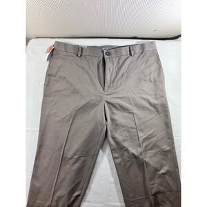 NWT Dockers Mens Flat Front Classic Fit Khaki Pants Size 40x32 Comfort Waistband
